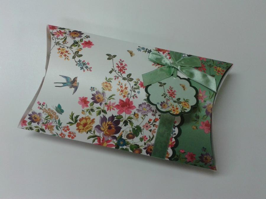 Krabička dárková Eden Garden velká 27,5x16,5x5,5 cm, povrch hedvábí, motiv květy